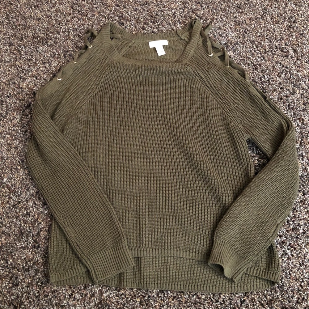 Never worn!!